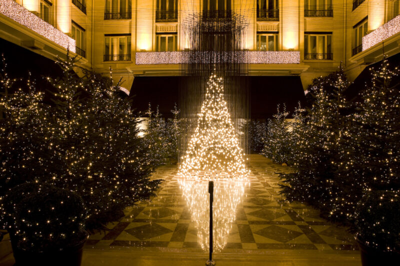 Four Seasons hôtel George V « sapin électrique »