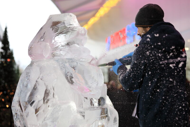 Buchelay shopping center “Live ice presentation”